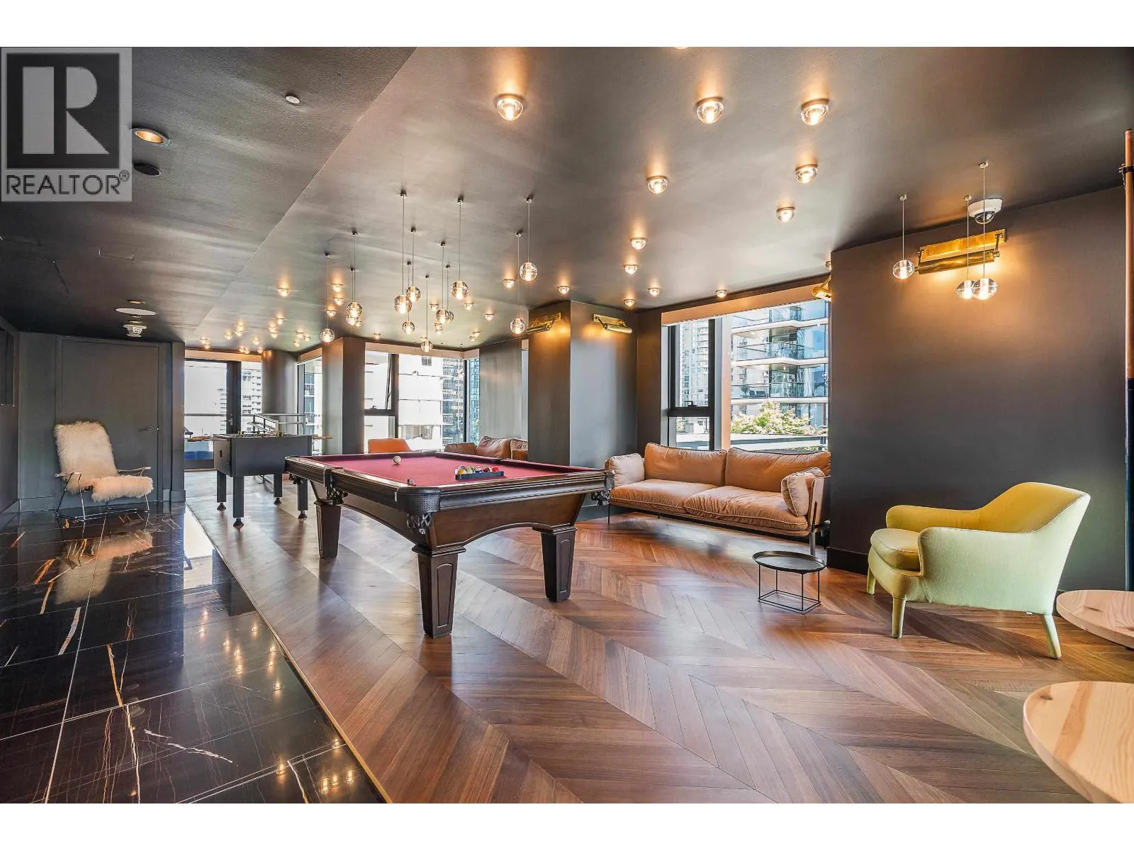 2104 1482 ROBSON STREET