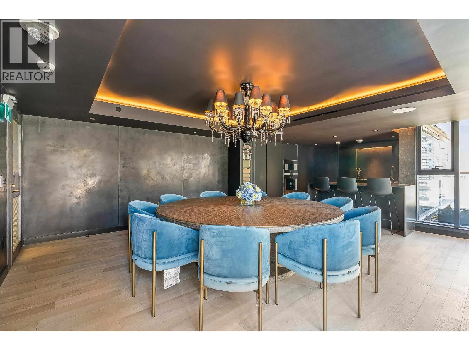 2104 1482 ROBSON STREET