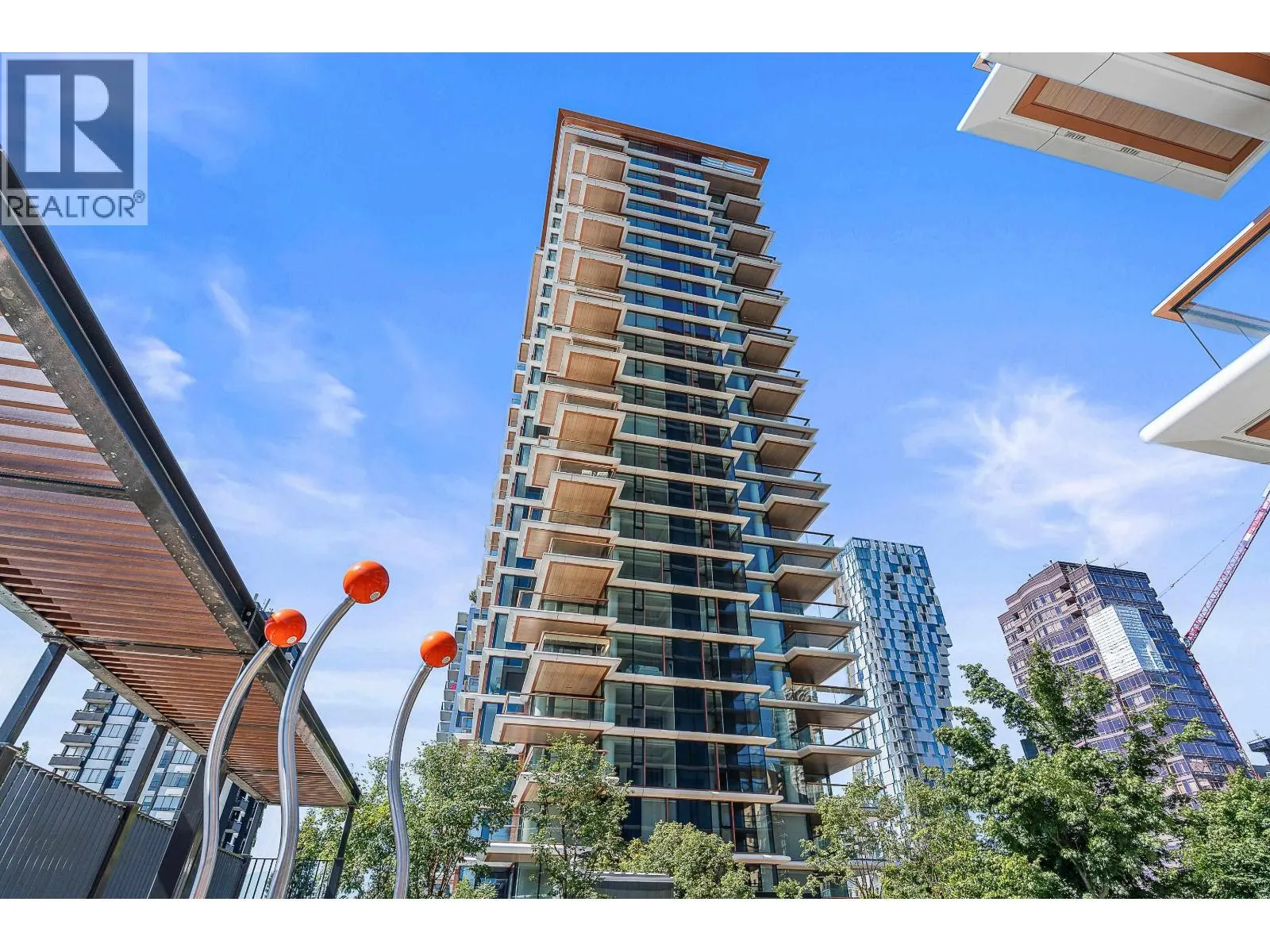 2104 1482 ROBSON STREET
