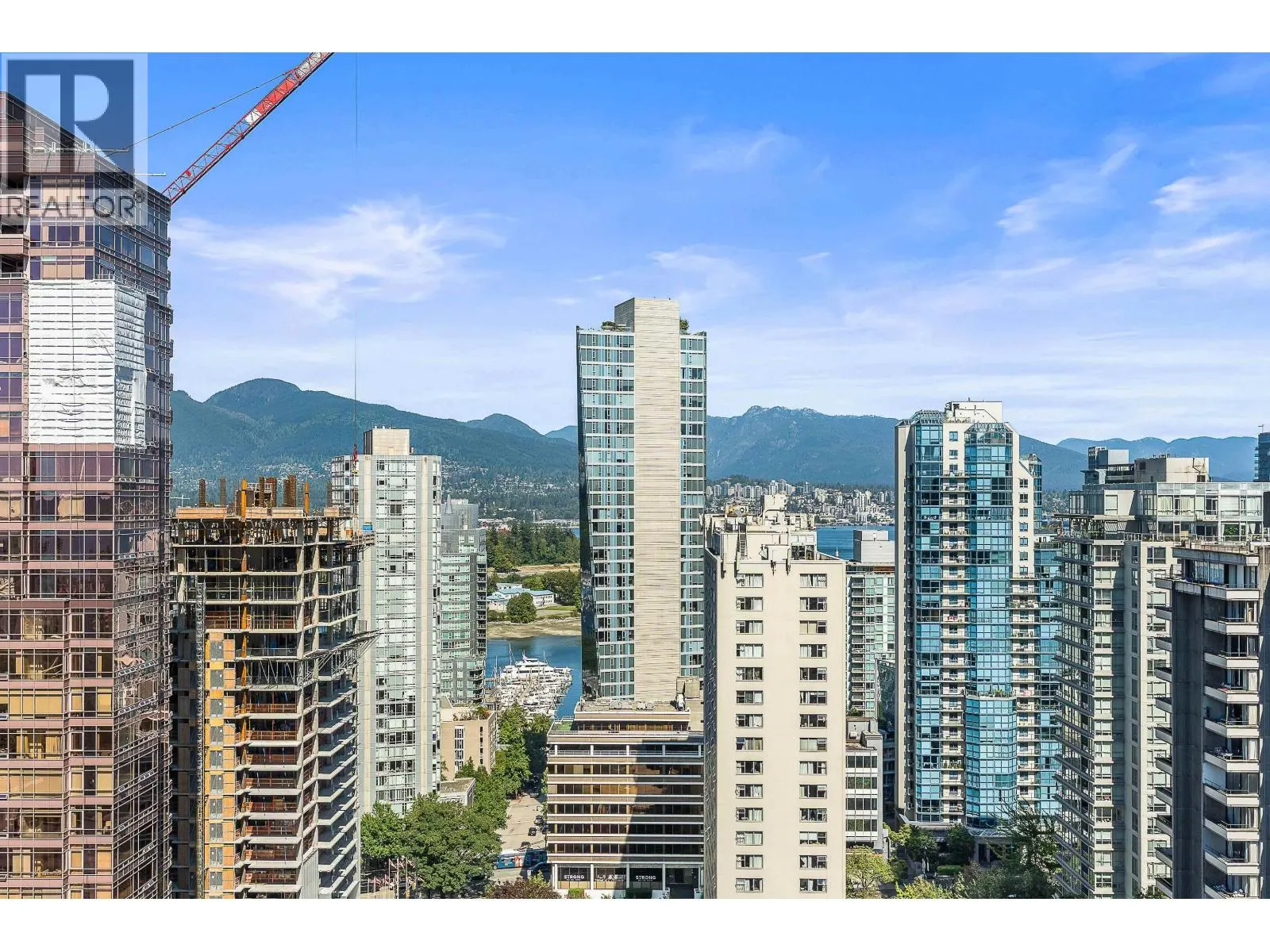 2104 1482 ROBSON STREET