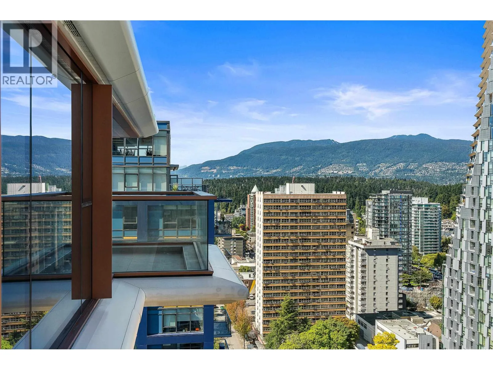 2104 1482 ROBSON STREET