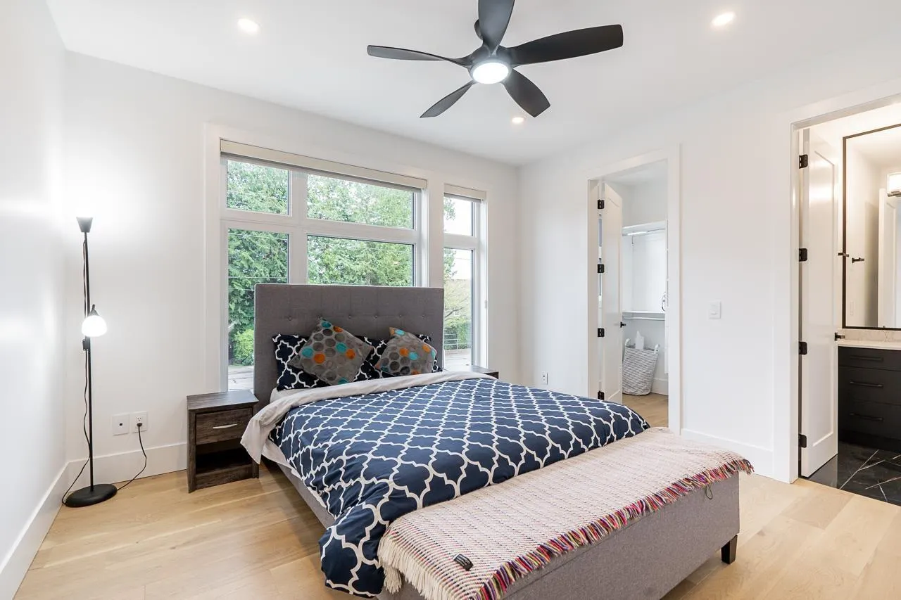 13511 MARINE DRIVE