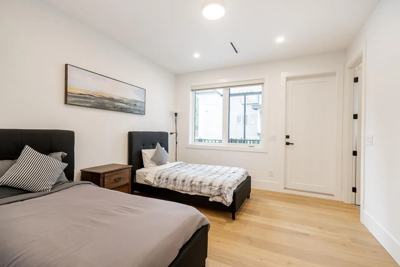13511 MARINE DRIVE