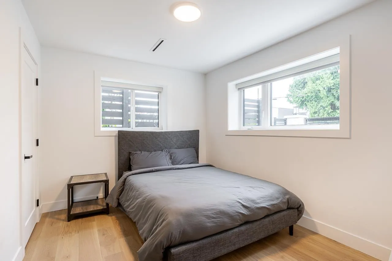 13511 MARINE DRIVE