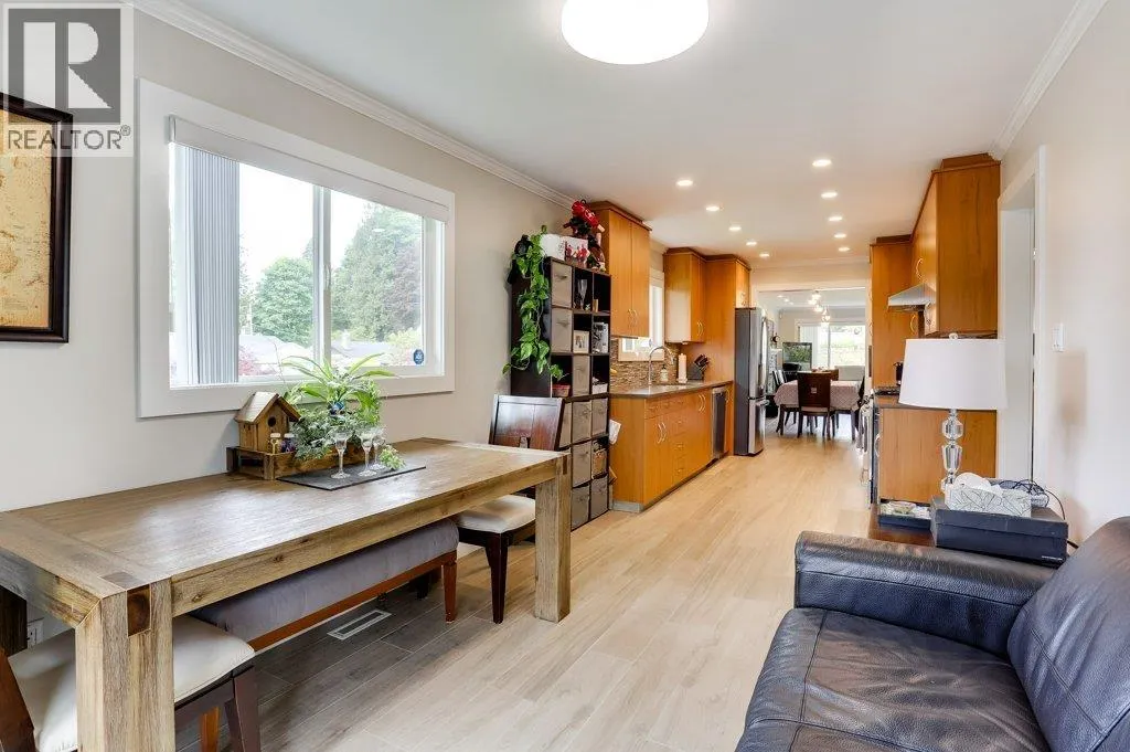 205 E 28TH STREET