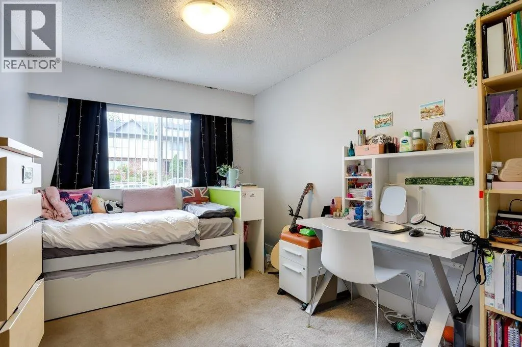 205 E 28TH STREET