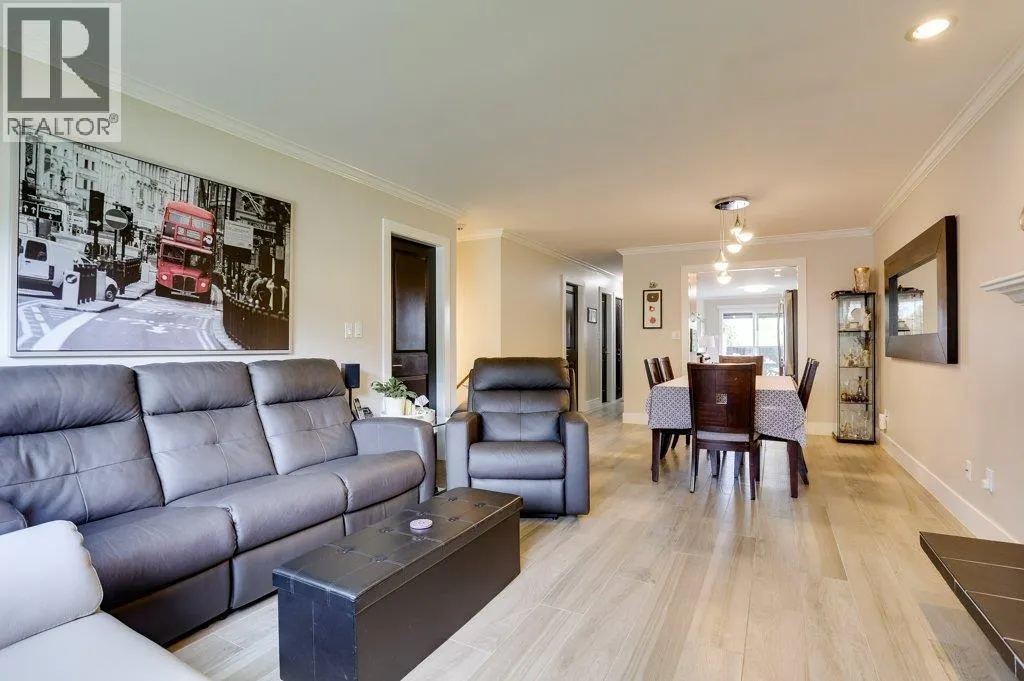 205 E 28TH STREET