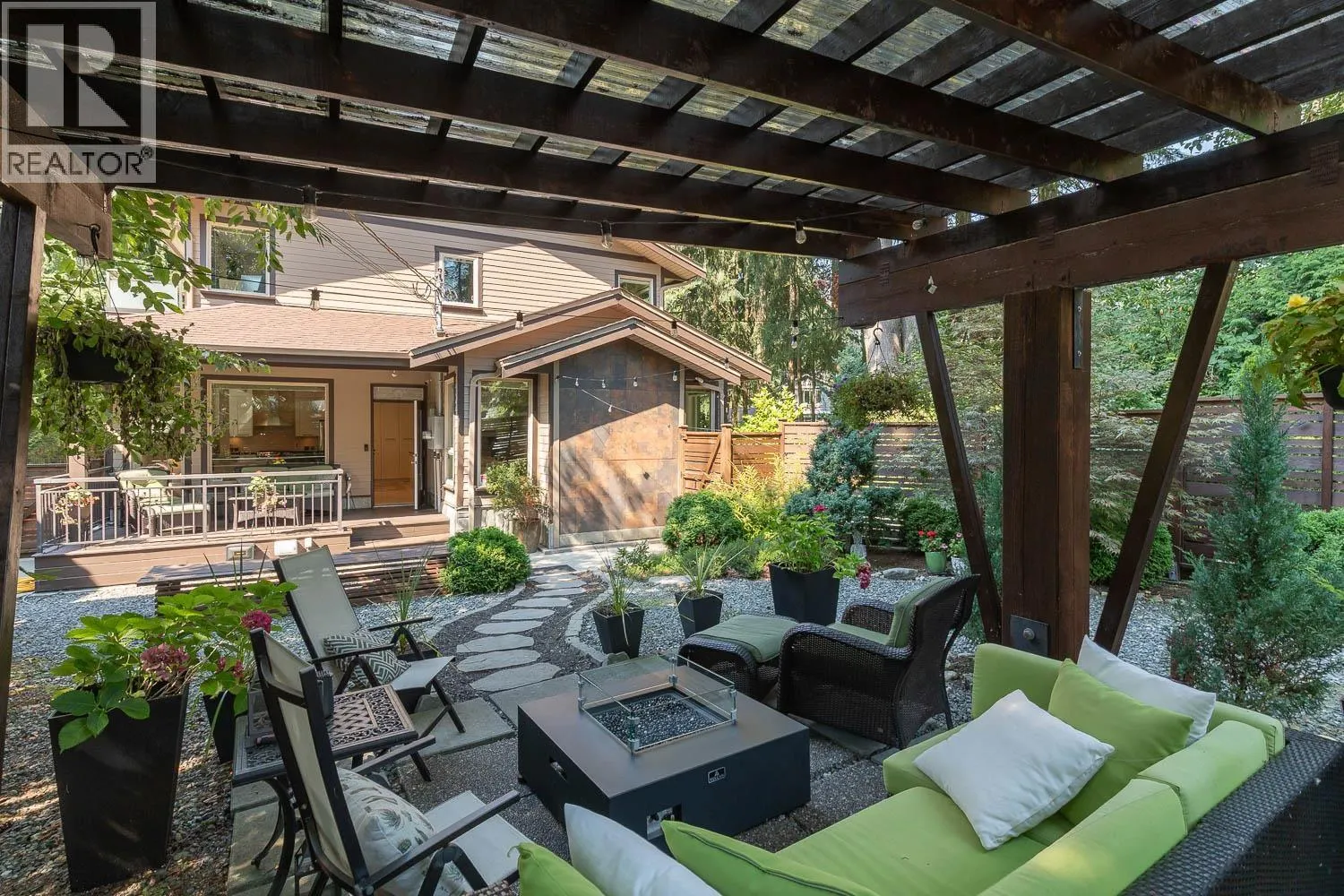 3681 HENDERSON AVENUE