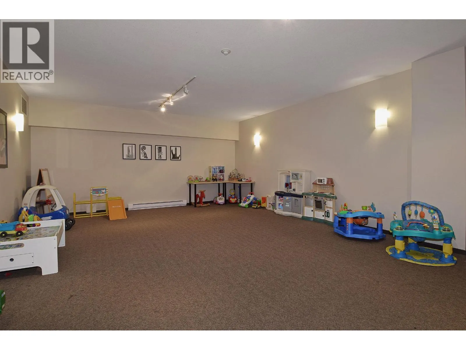 110 400 KLAHANIE DRIVE