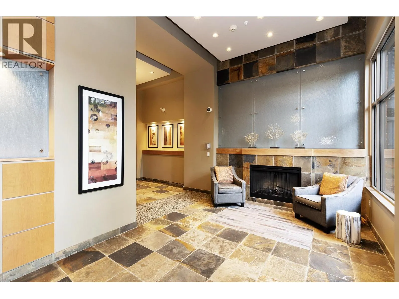 110 400 KLAHANIE DRIVE