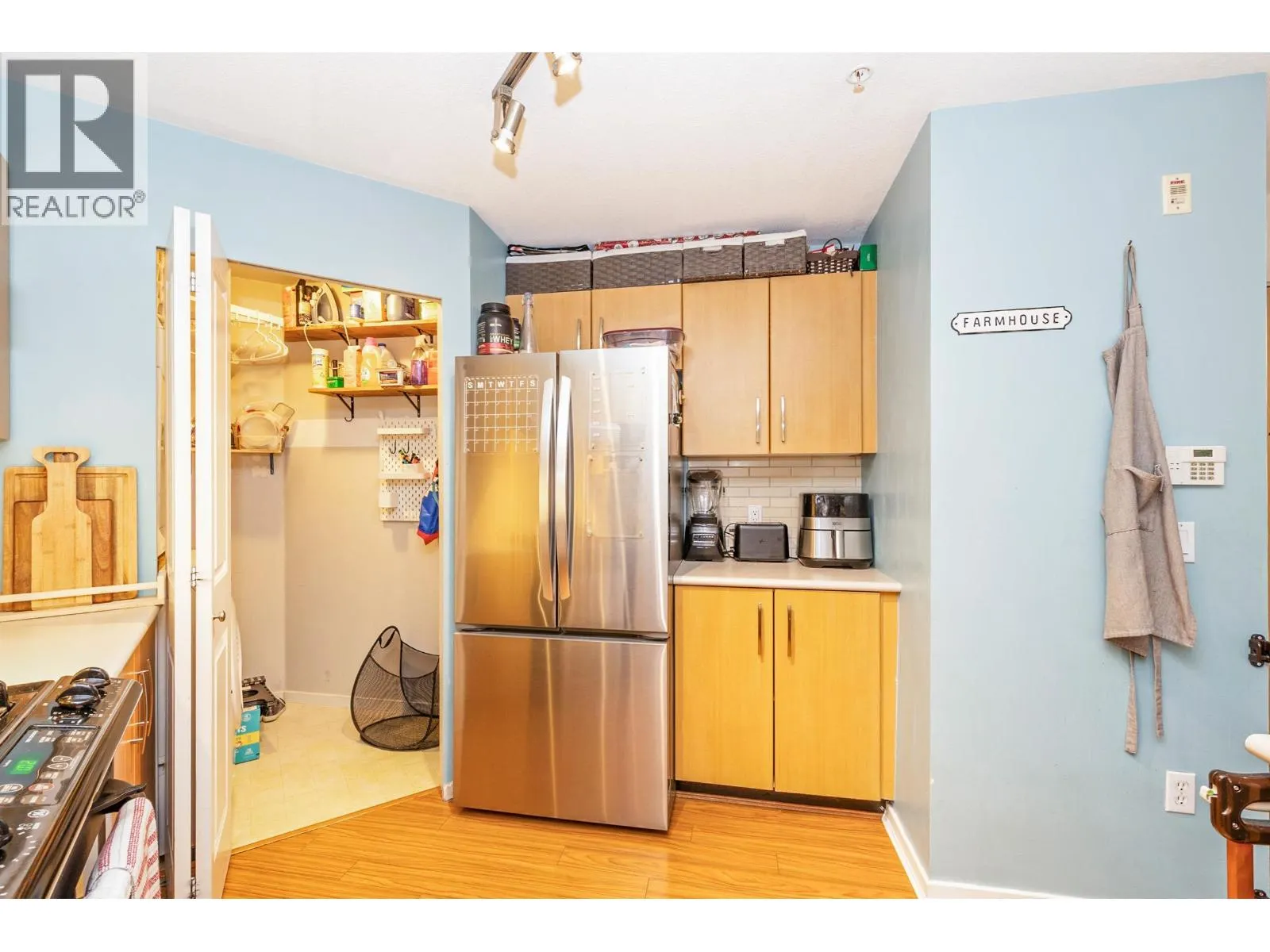 110 400 KLAHANIE DRIVE