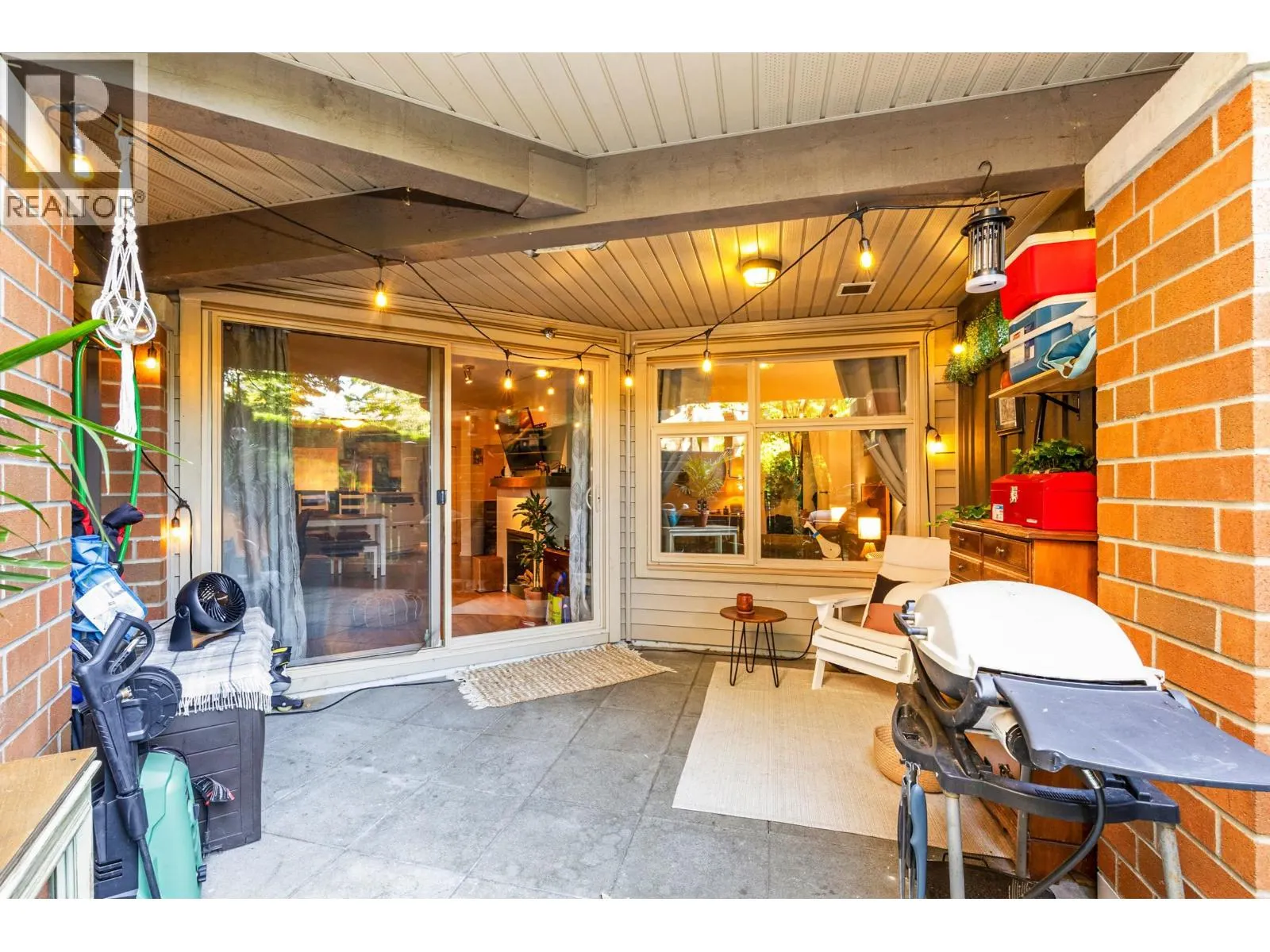 110 400 KLAHANIE DRIVE