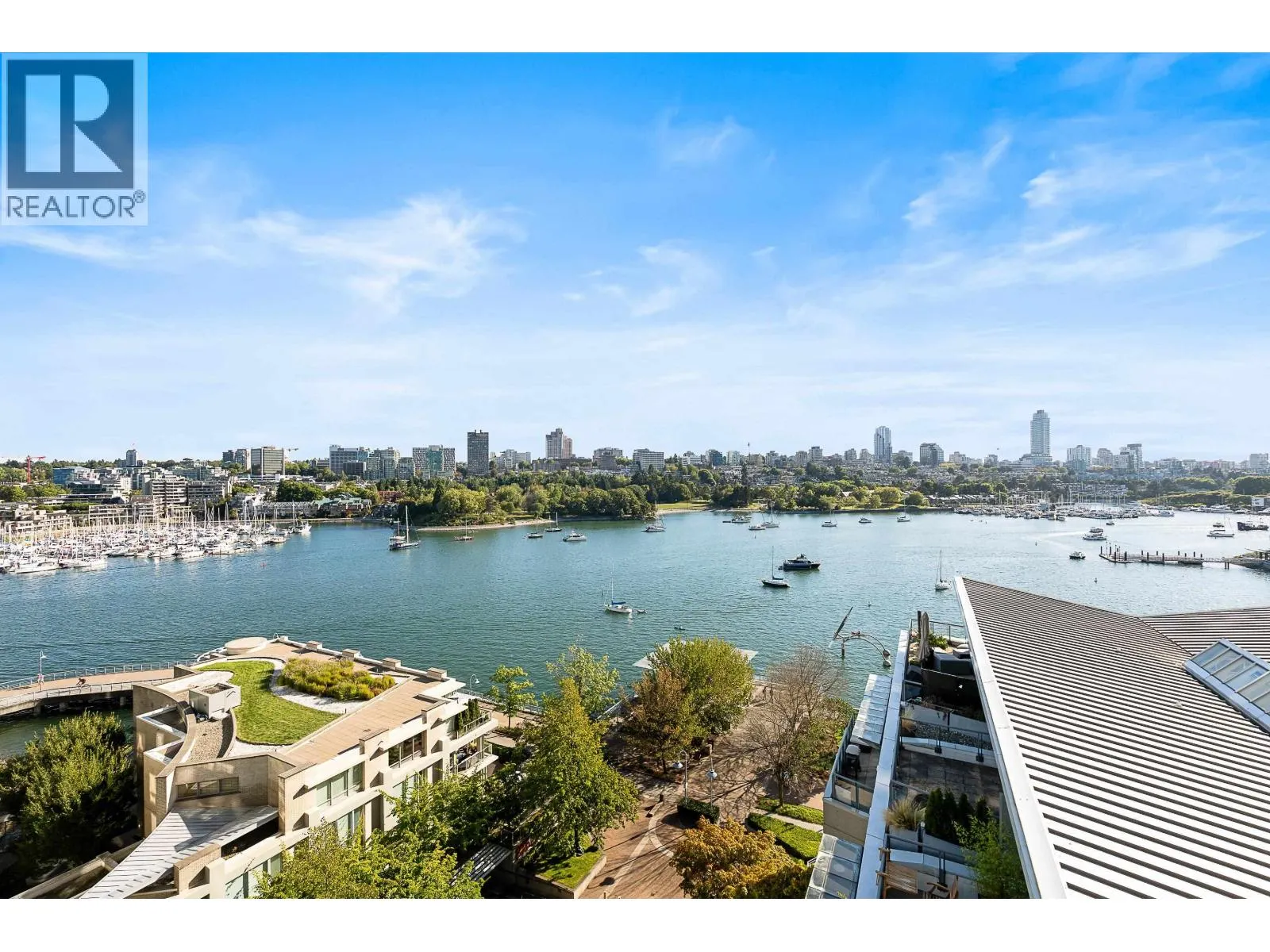 1202 1383 MARINASIDE CRESCENT