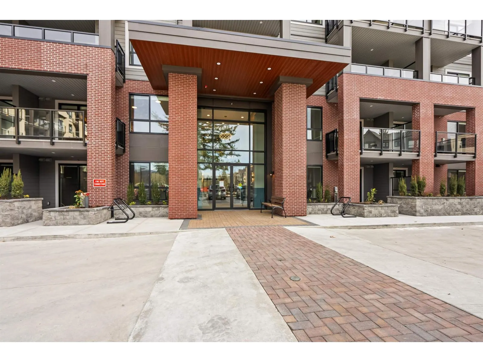 316 45511 CAMPUS DRIVE|Garrison Crossing