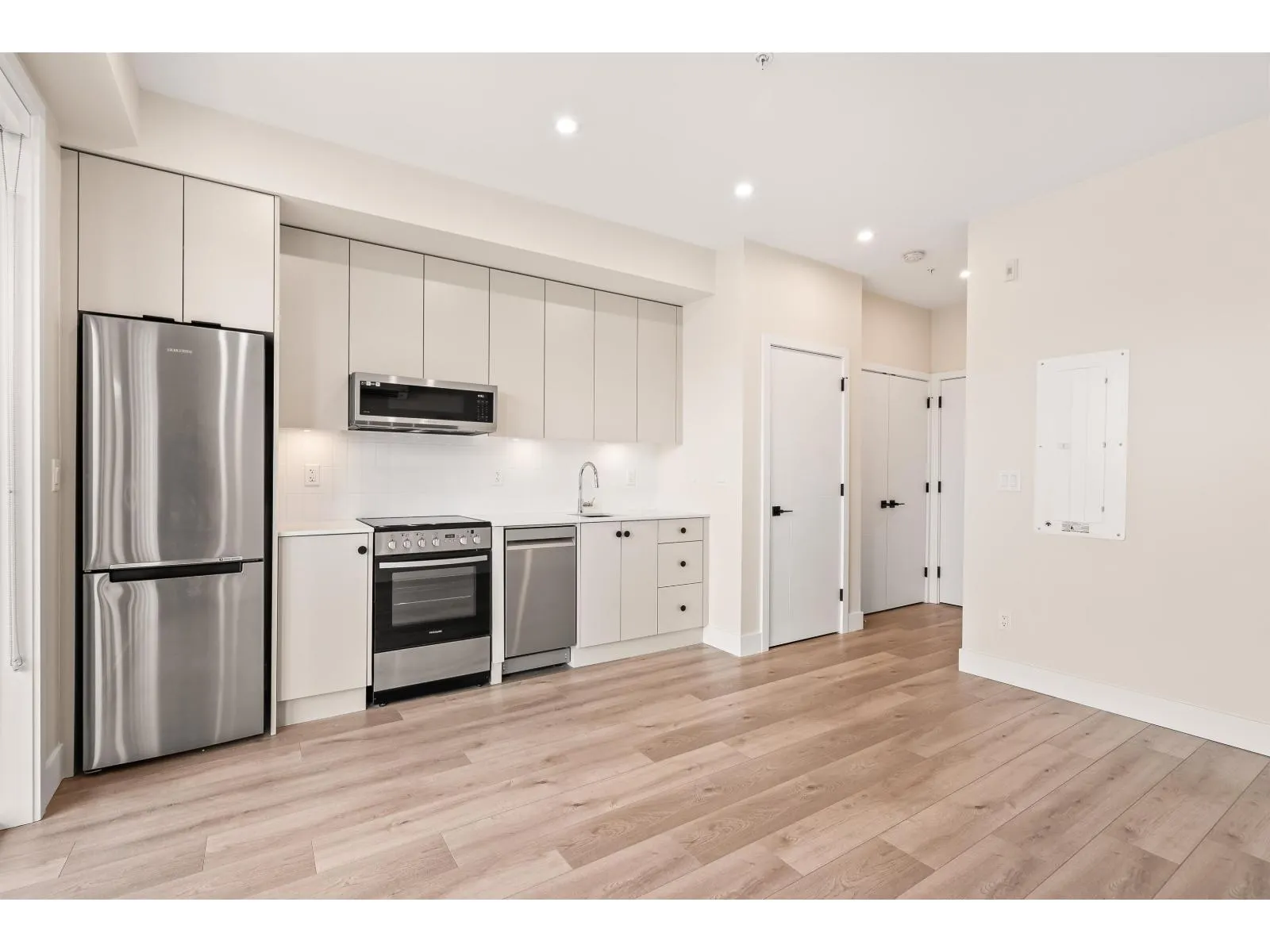 316 45511 CAMPUS DRIVE|Garrison Crossing