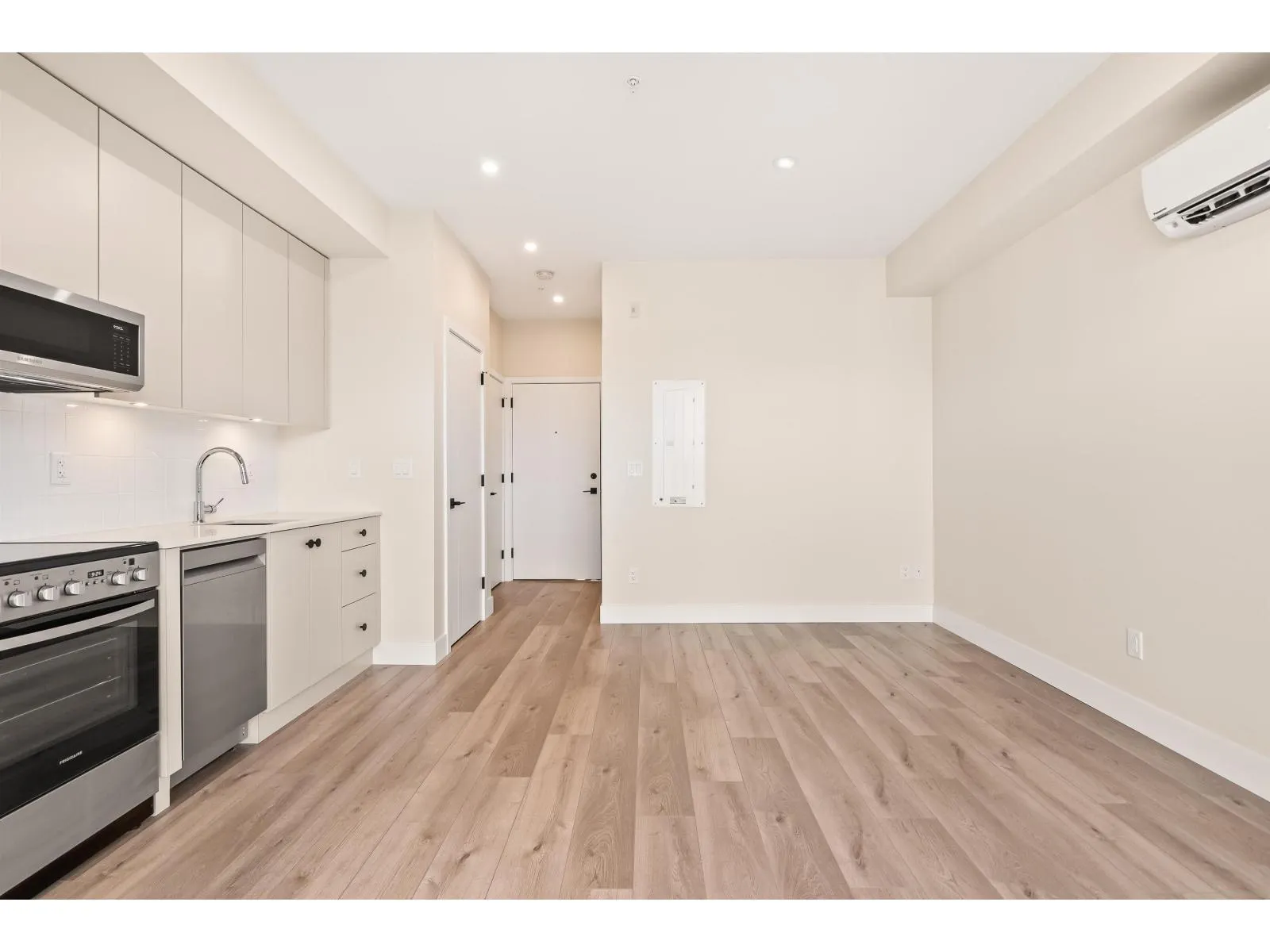 316 45511 CAMPUS DRIVE|Garrison Crossing