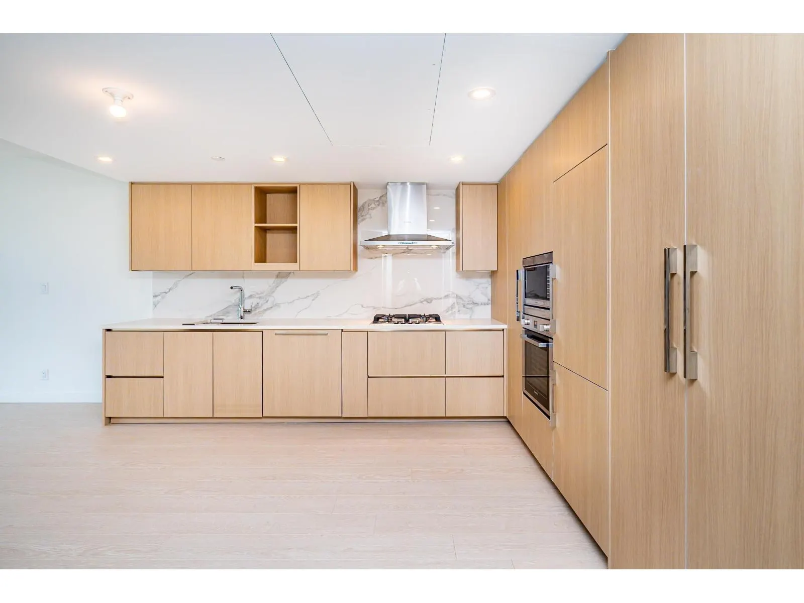 611 13778 100 AVENUE