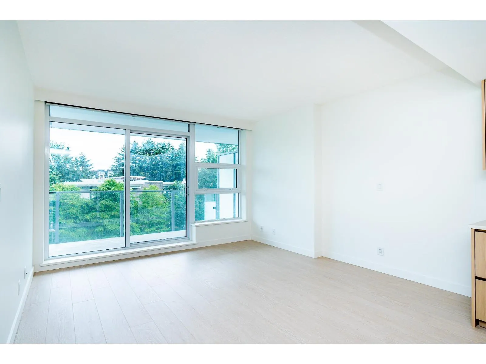 611 13778 100 AVENUE