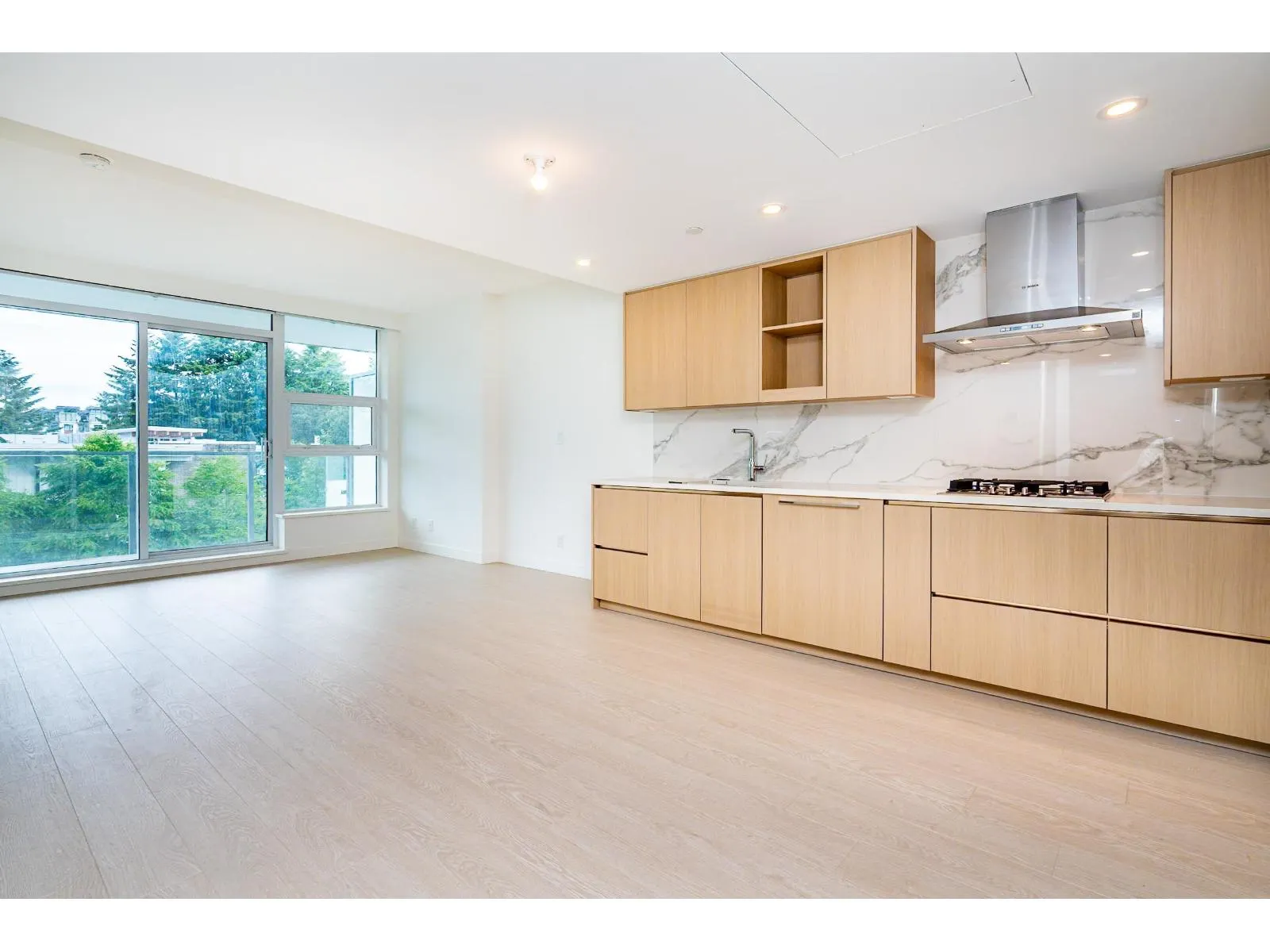 611 13778 100 AVENUE