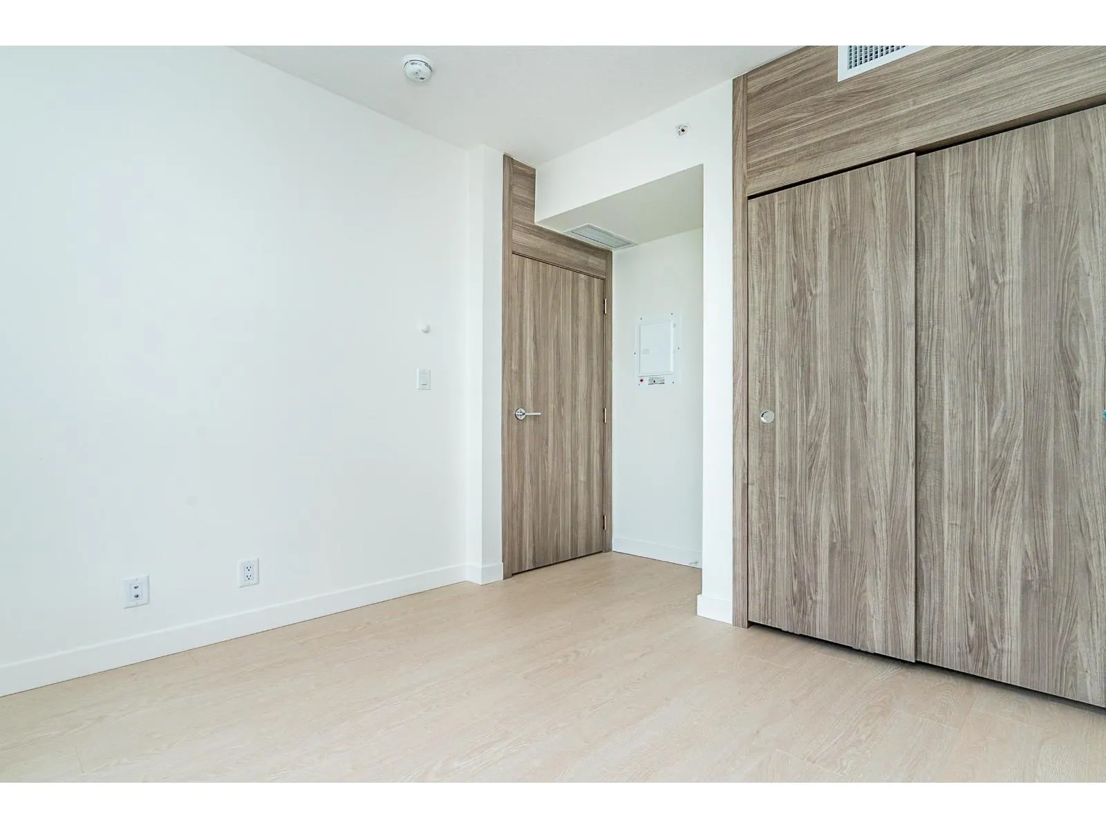 611 13778 100 AVENUE
