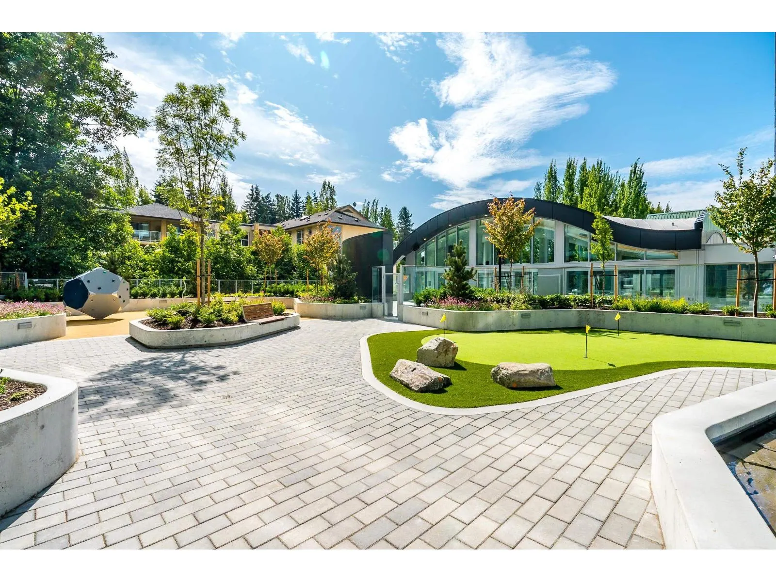 611 13778 100 AVENUE
