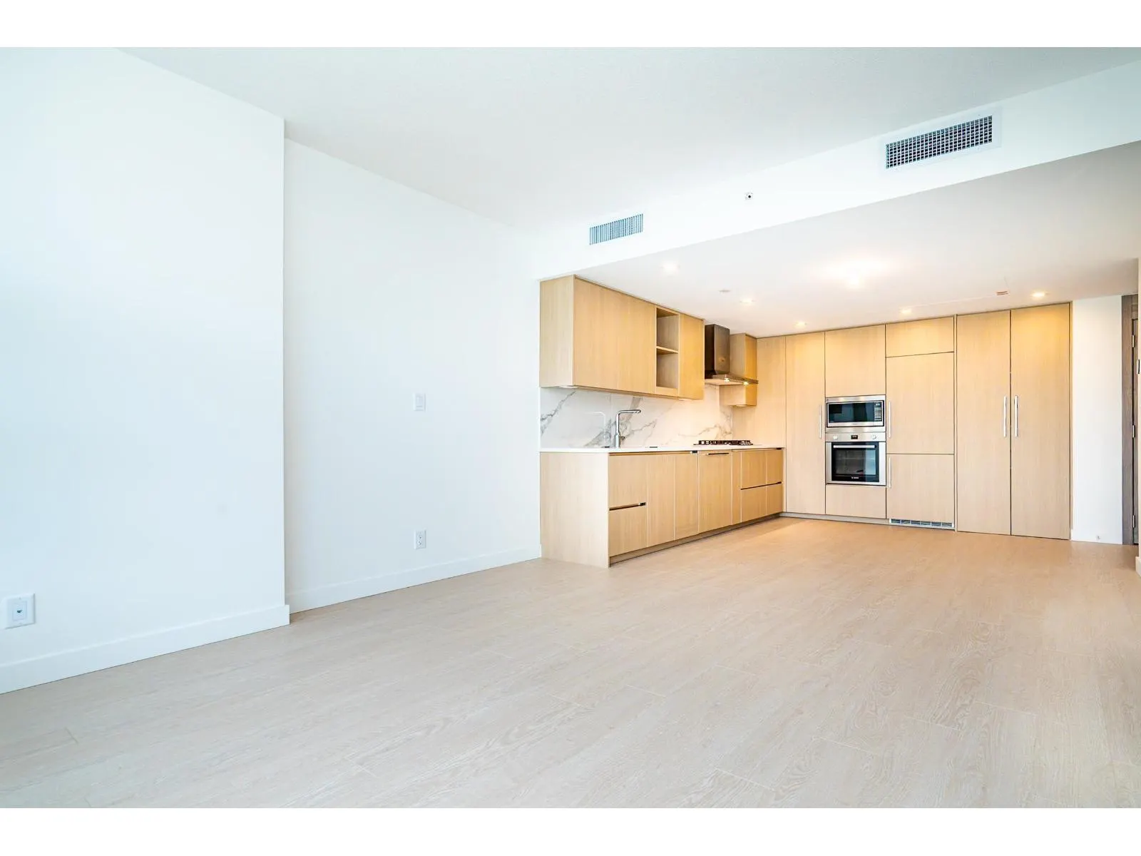 611 13778 100 AVENUE