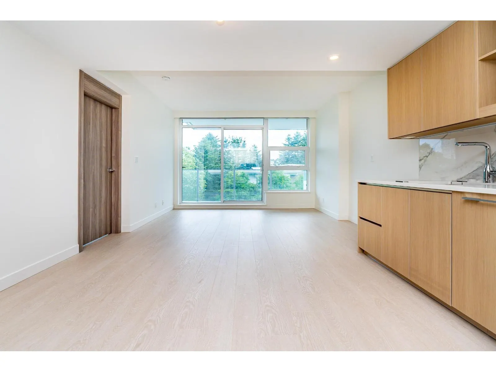 611 13778 100 AVENUE