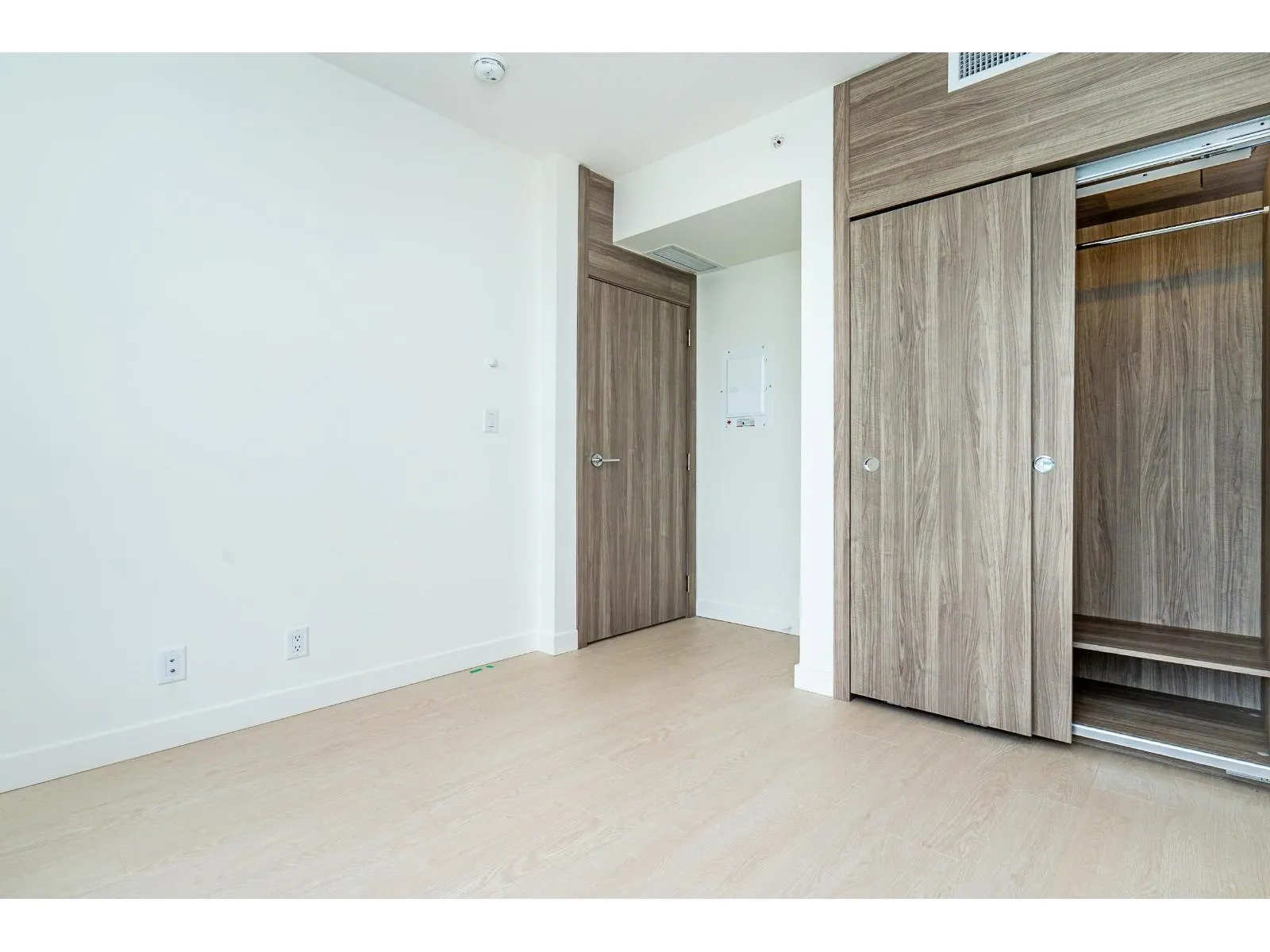 611 13778 100 AVENUE
