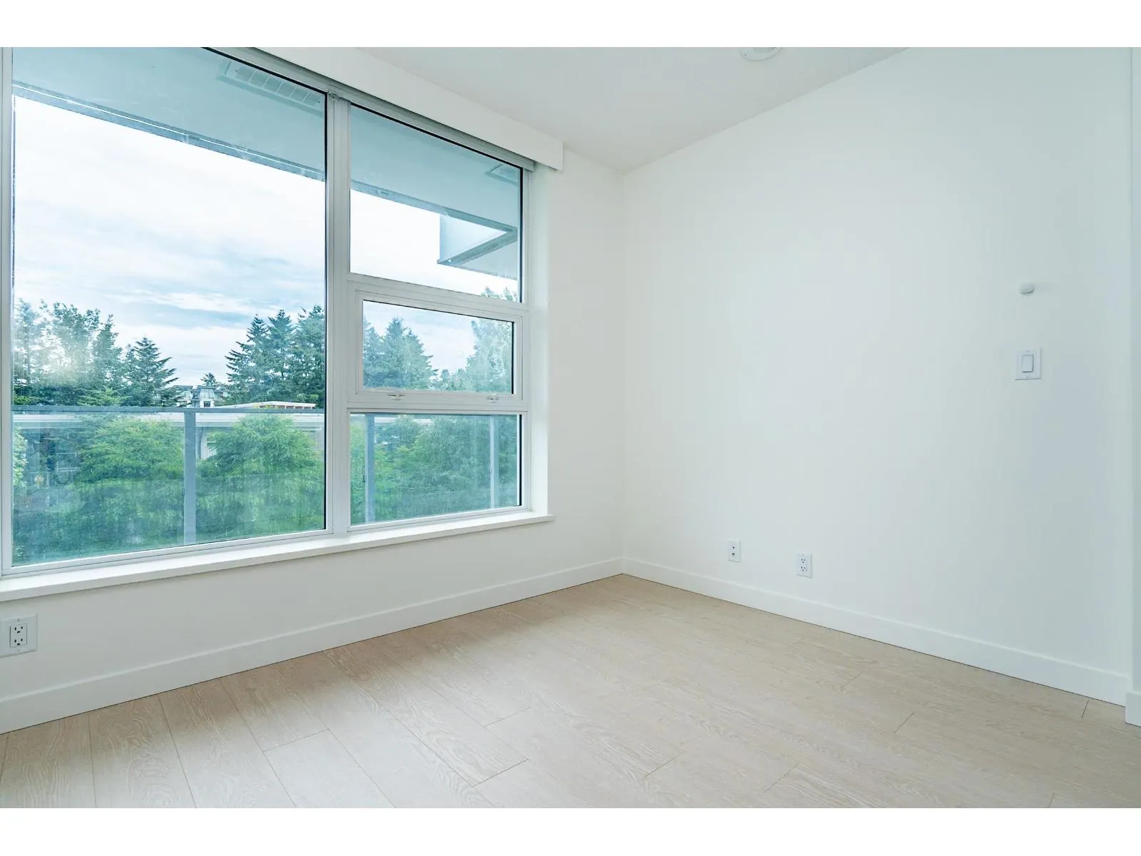611 13778 100 AVENUE