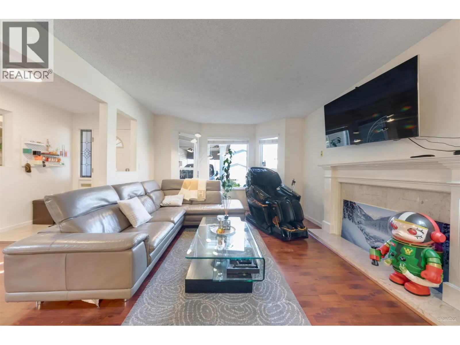 8366 DAYTON COURT