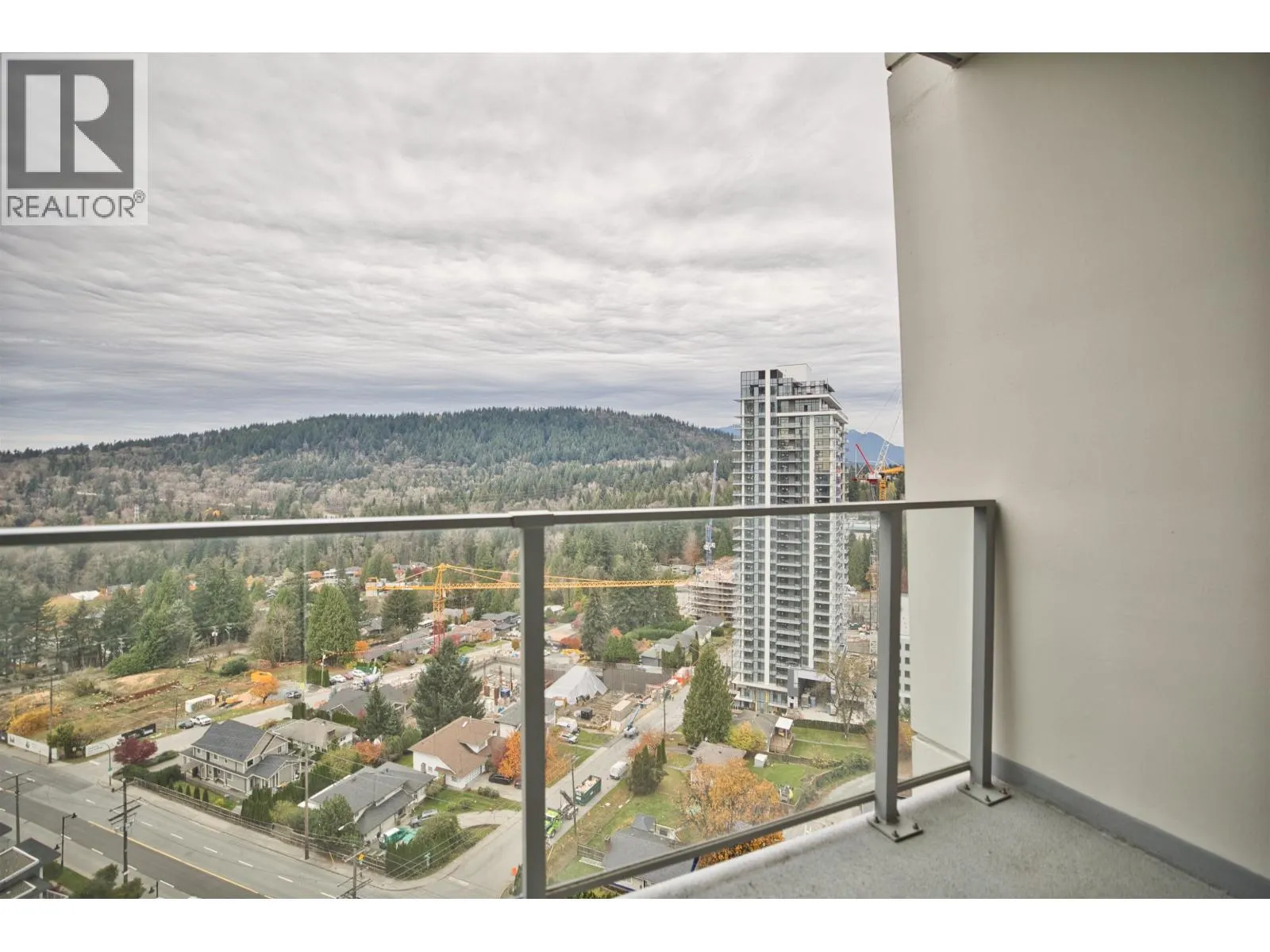 1604 567 CLARKE ROAD