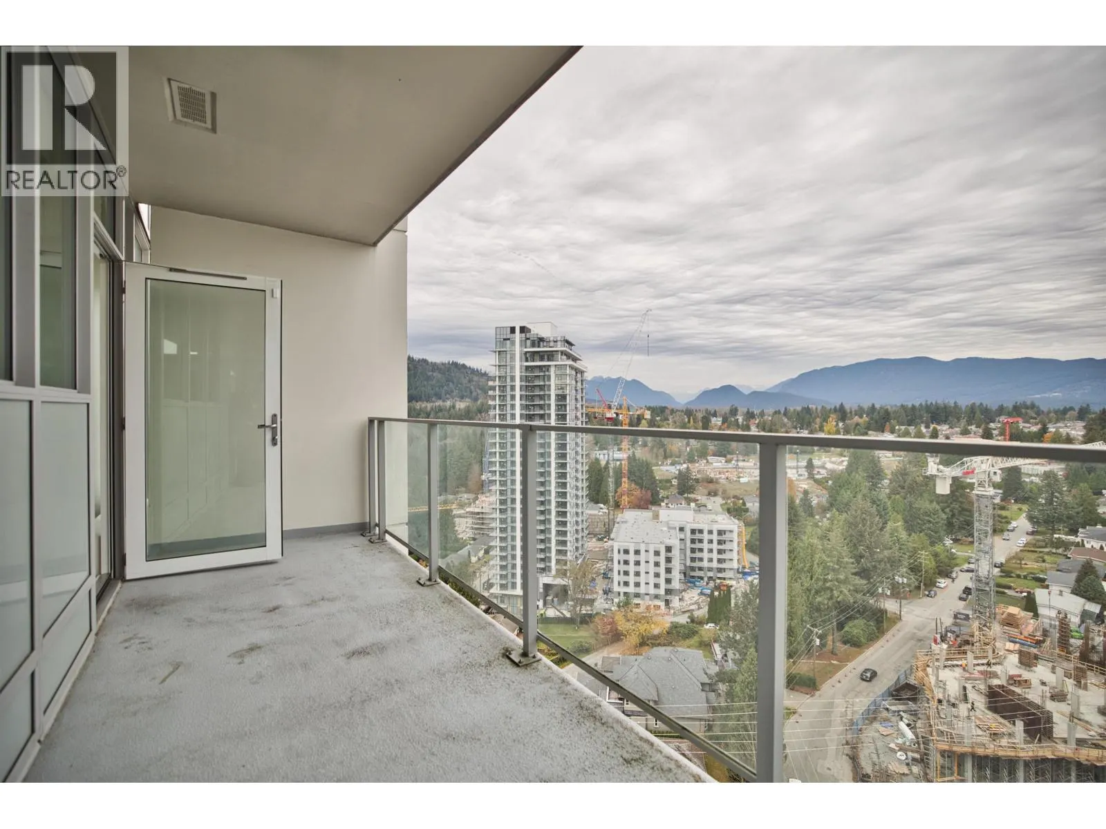 1604 567 CLARKE ROAD