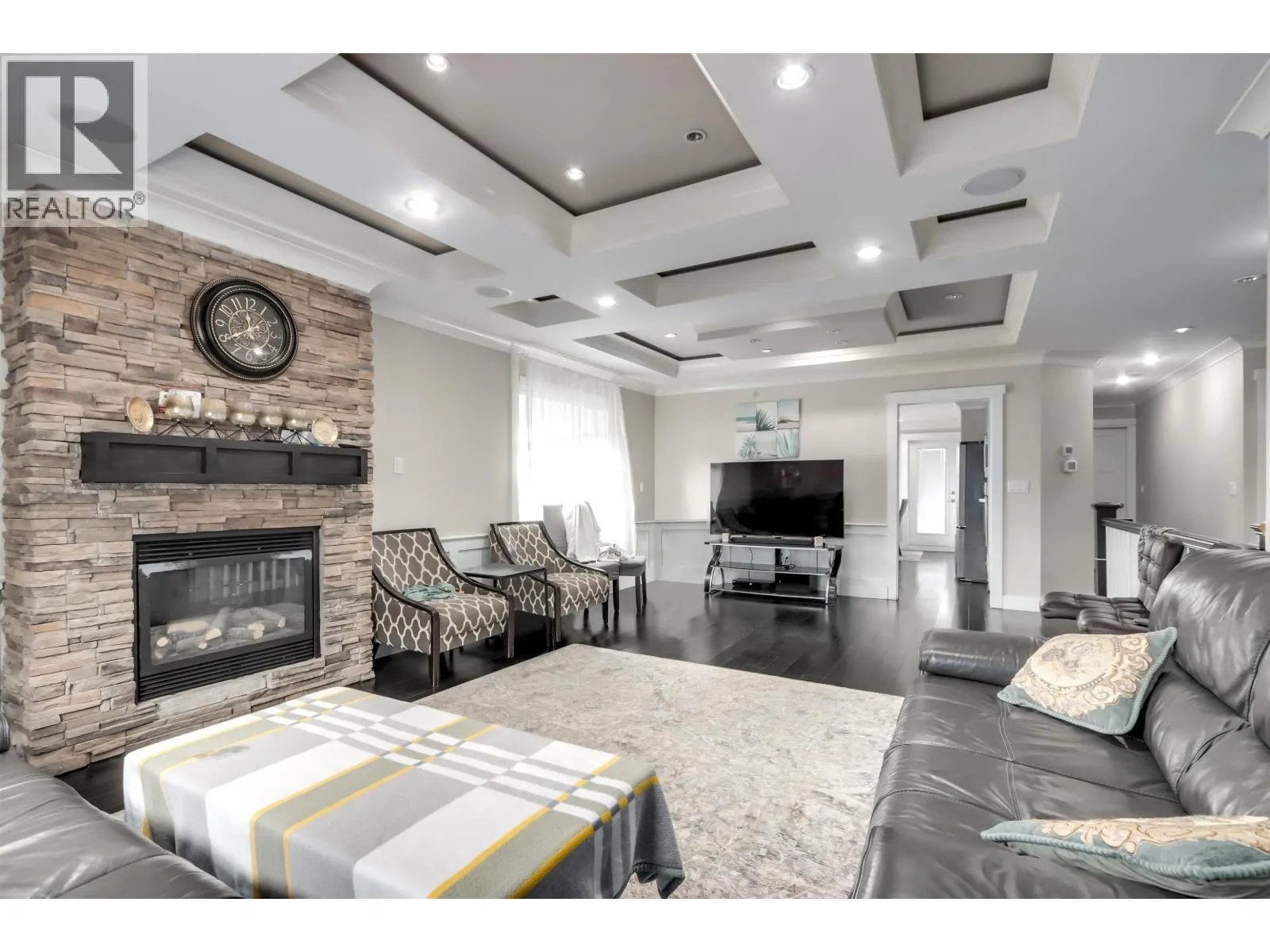 8363 VICTORIA DRIVE