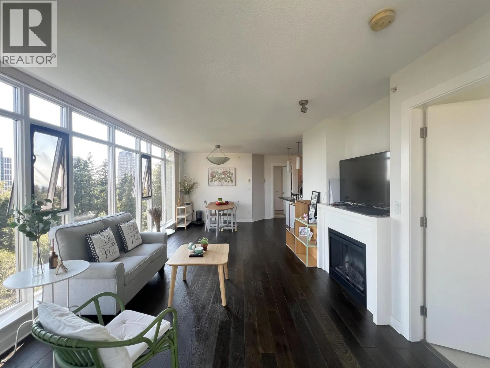1207 7090 EDMONDS STREET