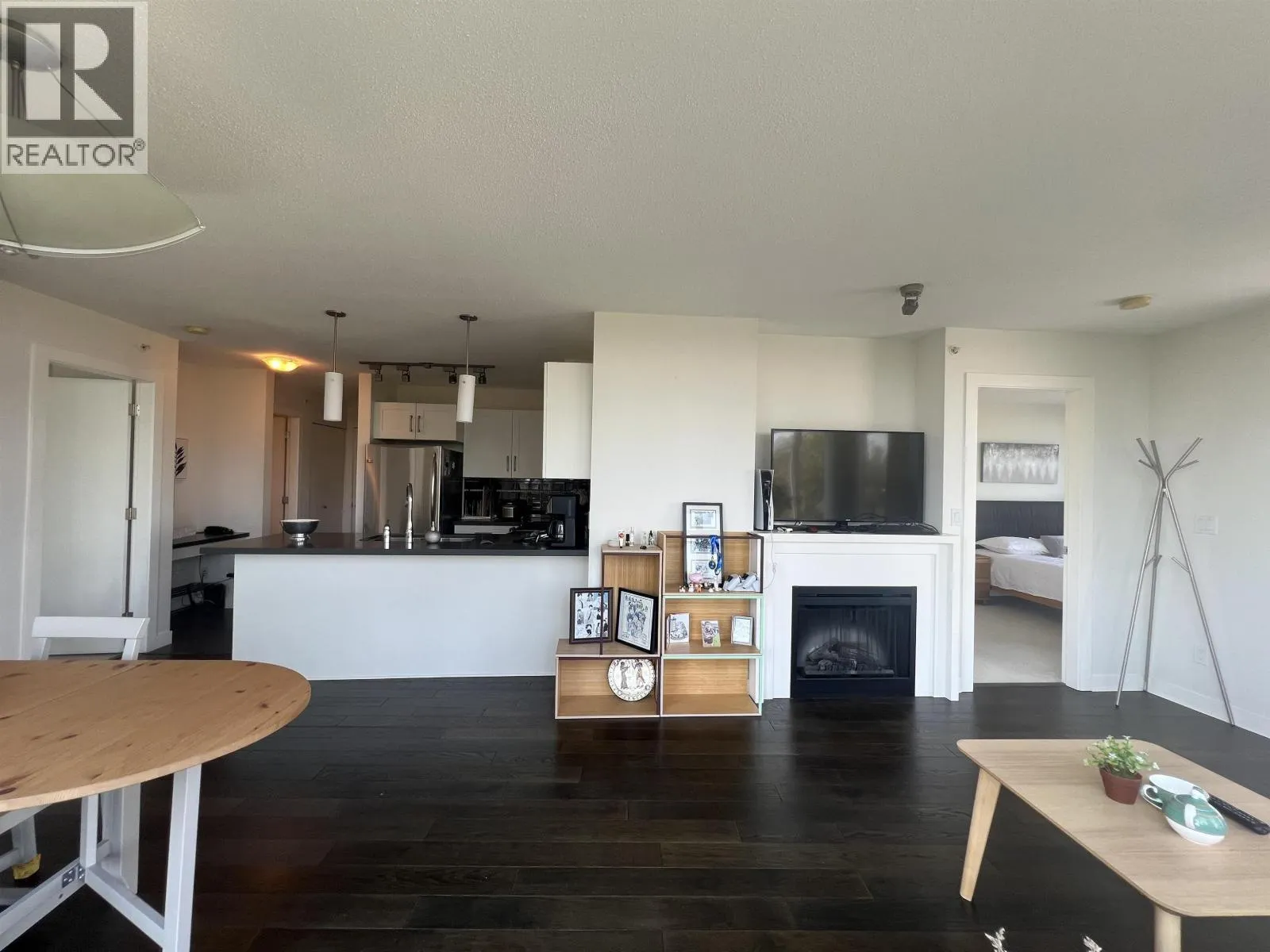 1207 7090 EDMONDS STREET