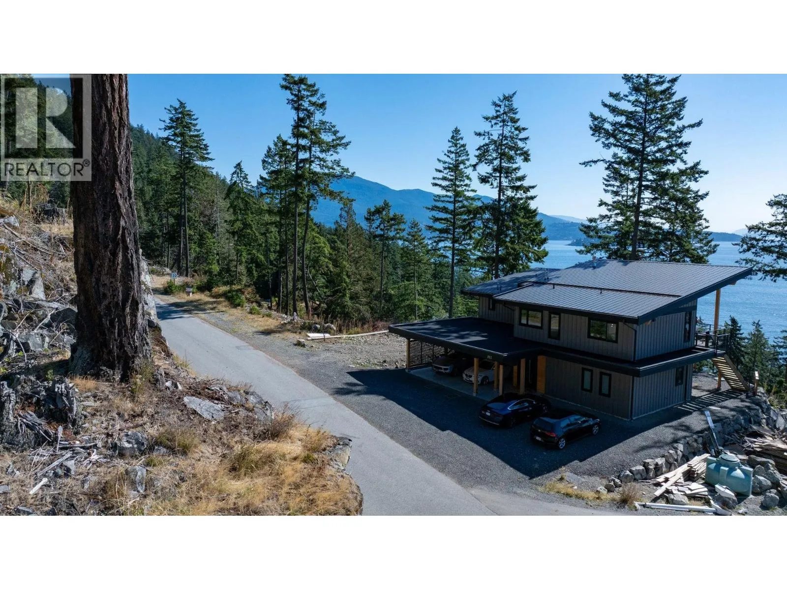 747 SEYMOUR BAY