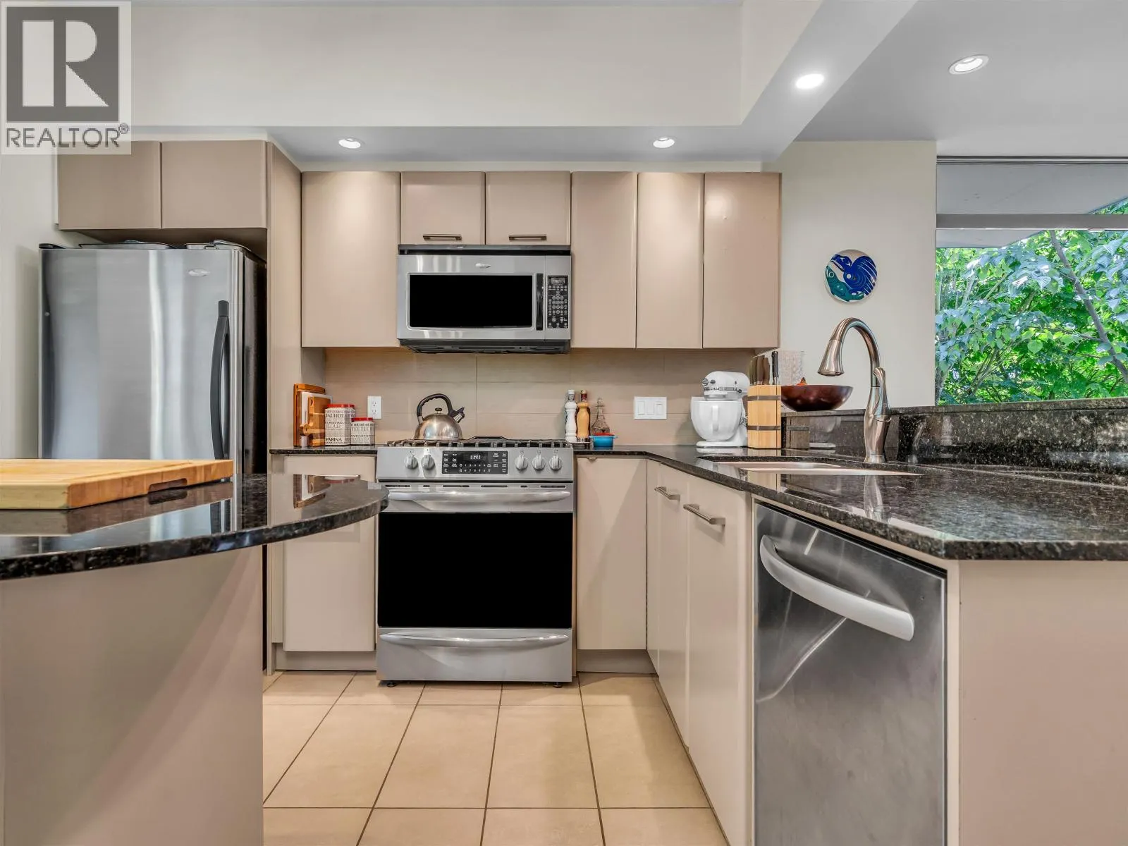 180 W 6TH STREET