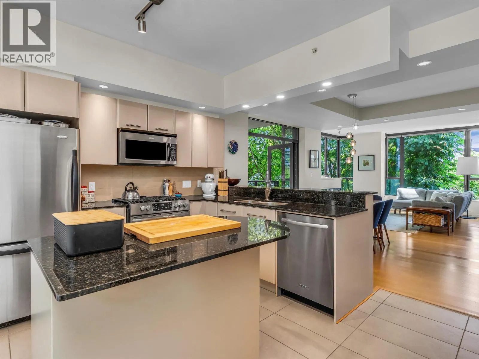 180 W 6TH STREET