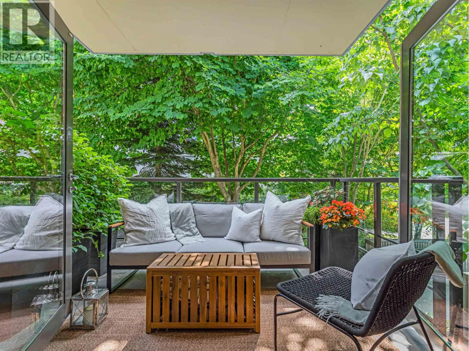 180 W 6TH STREET