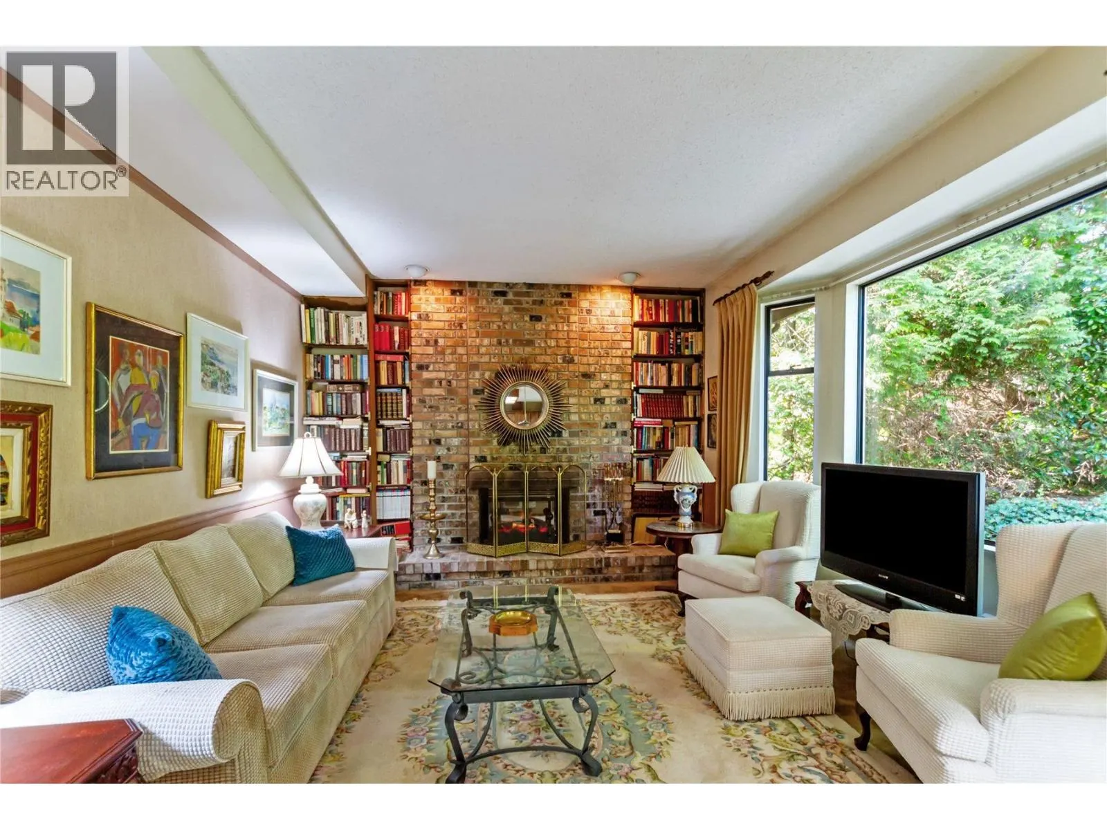 340 HICKEY DRIVE