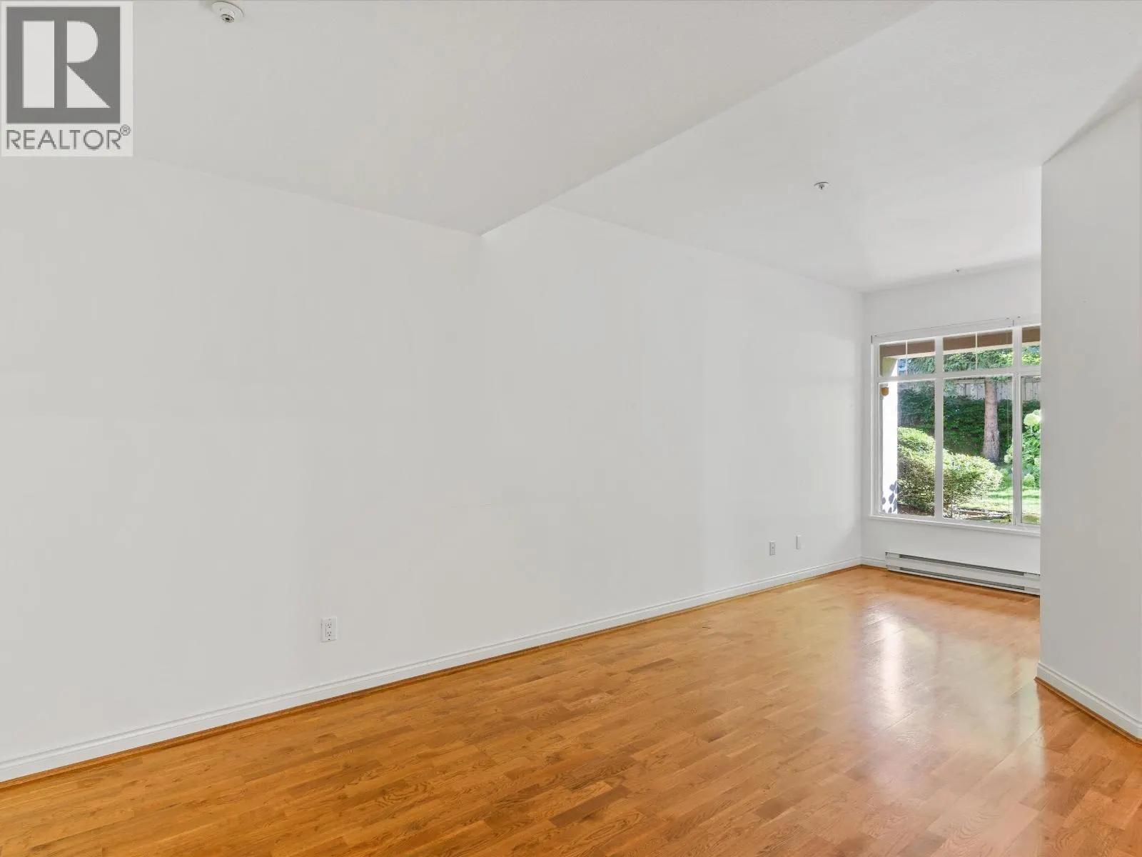 104 5735 HAMPTON PLACE
