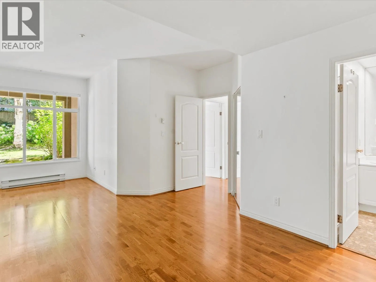 104 5735 HAMPTON PLACE