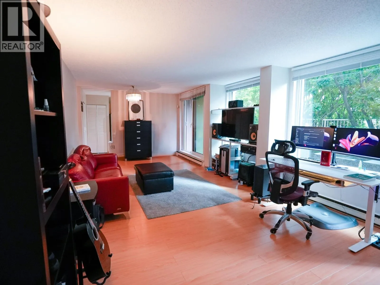 101 1845 ROBSON STREET