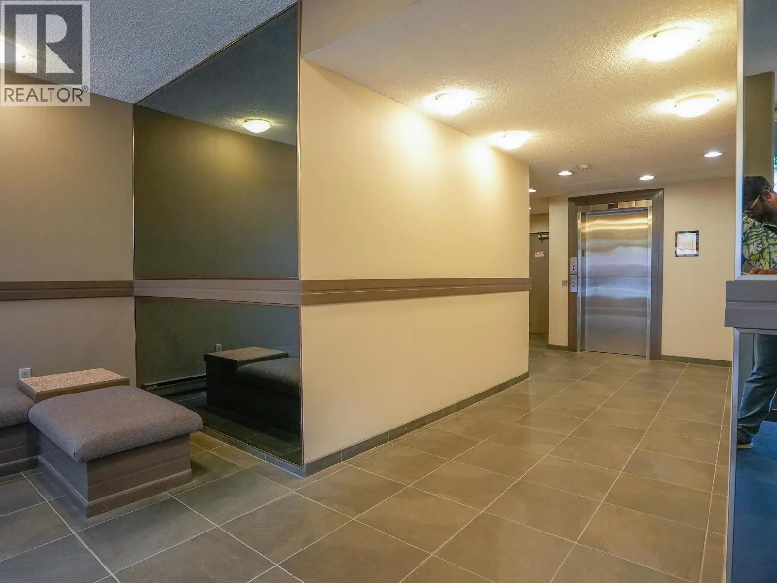 101 1845 ROBSON STREET