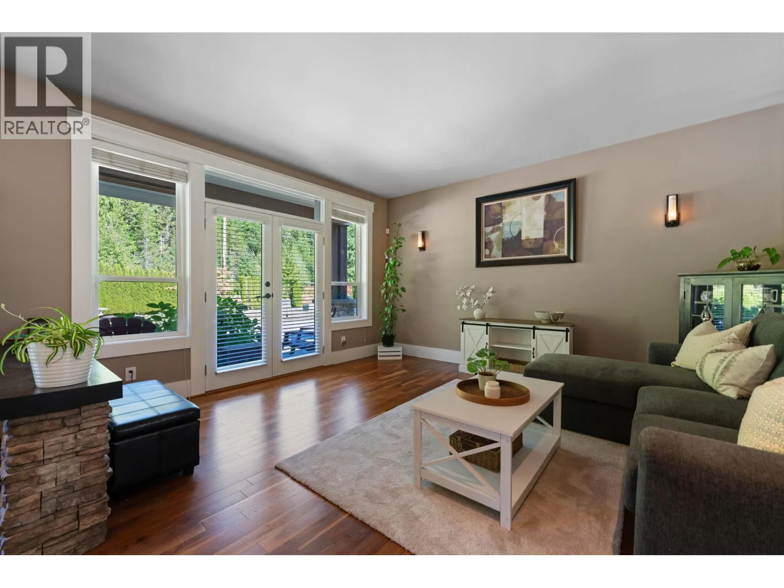 4 1355 DEPOT ROAD