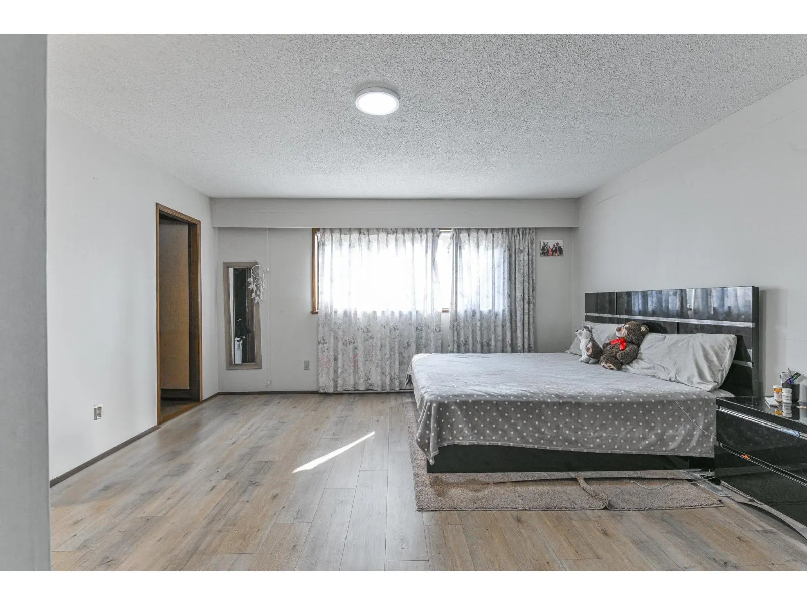 2272 BEVAN CRESCENT