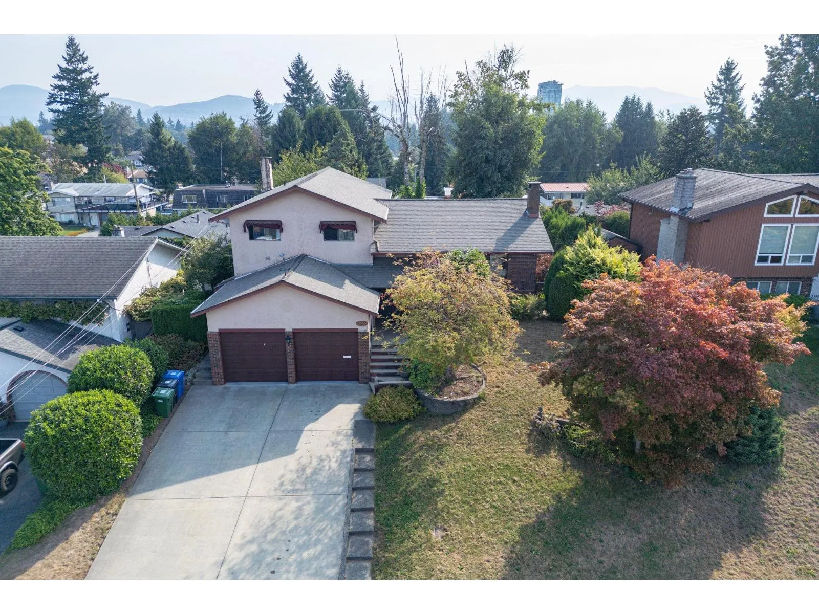 2272 BEVAN CRESCENT