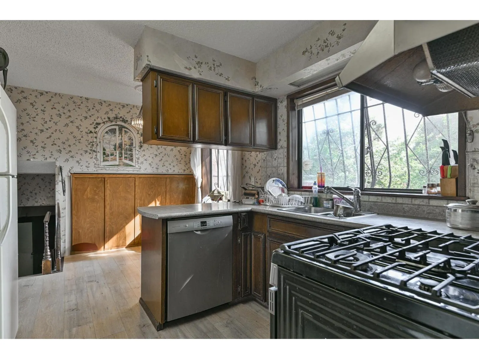 2272 BEVAN CRESCENT