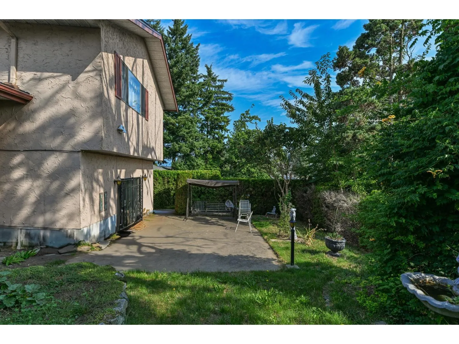 2272 BEVAN CRESCENT