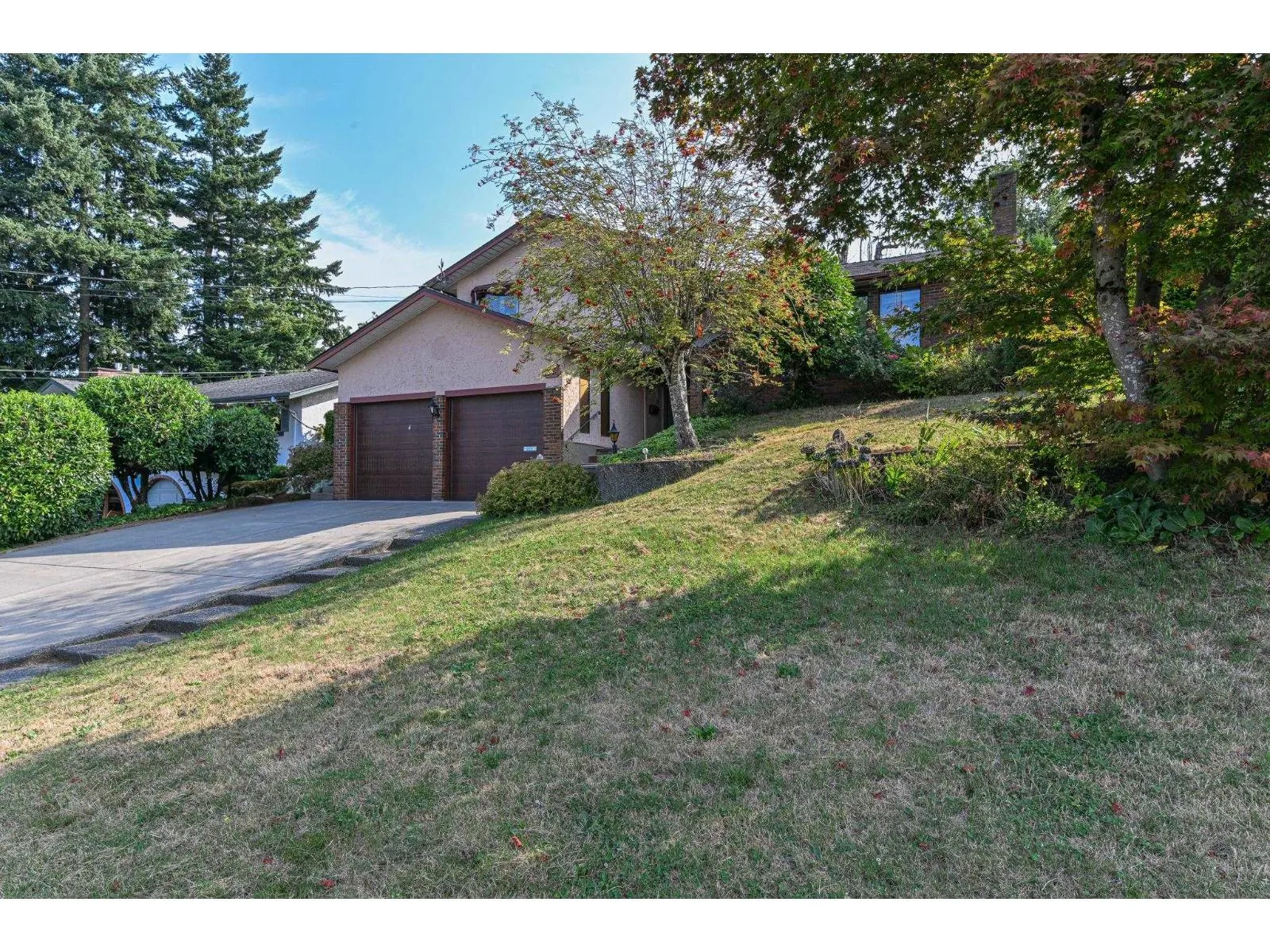 2272 BEVAN CRESCENT